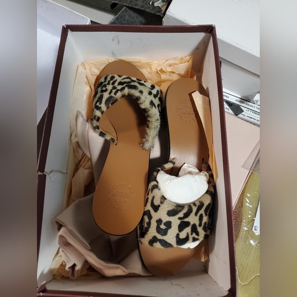 Sz 36 NIB ATP calfhair mules